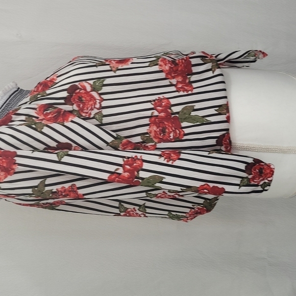 No Boundaries Floral Striped Crop Top with Tie Waist size Small - Picture 2 of 8